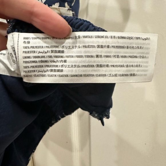 Abercrombie & Fitch Navy Floral Crop Top. Y2K,Spring, festival, Regency - Picture 6 of 7